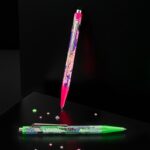 Długopis CARAN D'ACHE 849 Germanier, w pudełku, zielony neonowy - obrazek 9