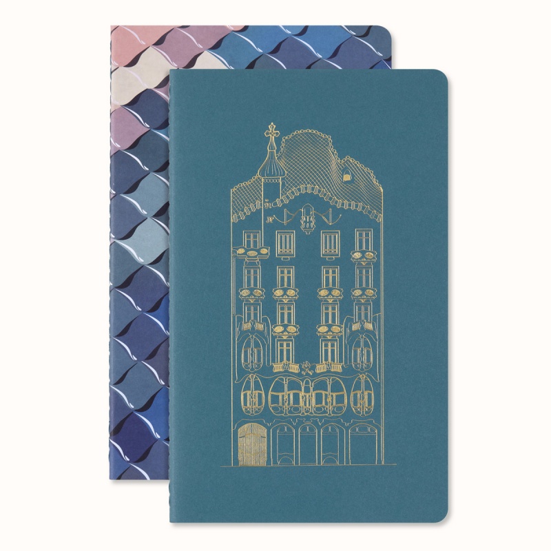 354020-377622-zestaw_2_zeszytow_moleskine_casa_batallo_cah-800w Zestaw 2 zeszytów MOLESKINE Casa Batalló Cahier 2024, L, 13x21cm, w linie, edycja limitowana - obrazek 1
