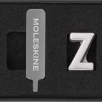 Przypinka MOLESKINE Z, srebrna