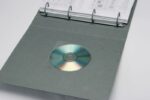 Kieszeń samoprzylepna Q-CONNECT, na 2-4 płyty CD/DVD, 127x127mm, 10szt. - obrazek 2